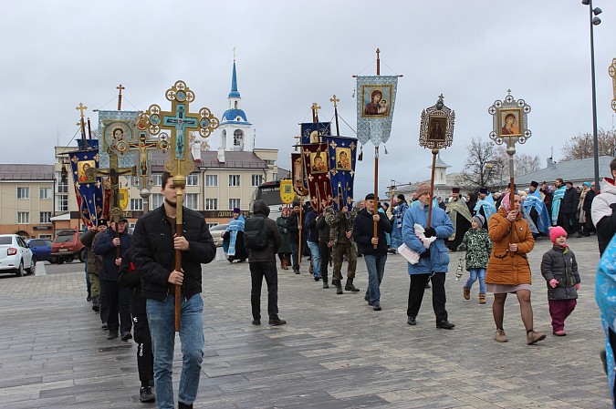 В Кинешме прошел крестный ход в честь праздника иконы Божией матери «Казанская» фото 5