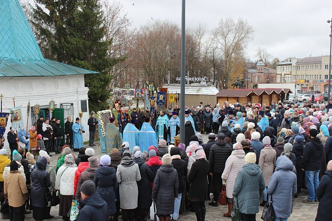 В Кинешме прошел крестный ход в честь праздника иконы Божией матери «Казанская» фото 6