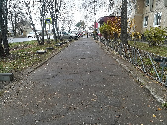 В ближайших планах нет ремонта тротуара по чётной стороне дороги на ул.Щорса фото 6