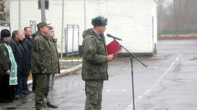 Губернатор Станислав Воскресенский проводил мобилизованных ивановских десантников в зону СВО фото 11