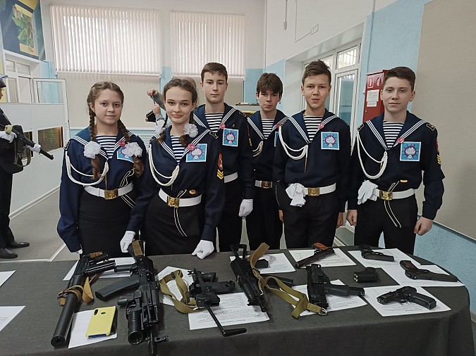 Кадеты школы №1 - лучшие в сборке и разборке пистолета Макарова на региональном слёте фото 2