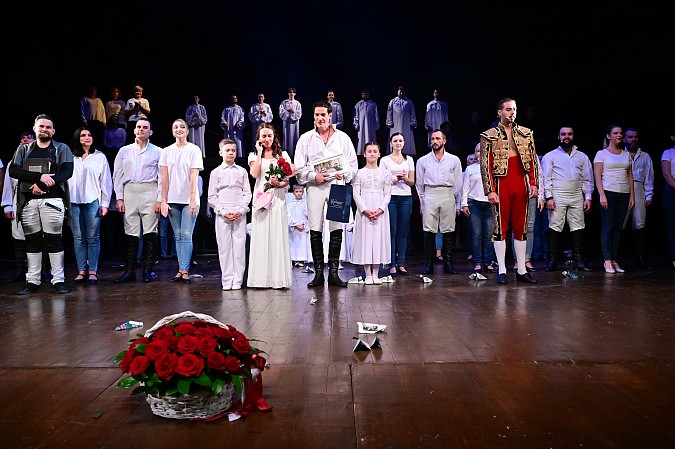 90 артистов, 2 тонны декораций и 120 костюмов: Донецкий театр показал в Кинешме «Юнону и Авось» фото 10