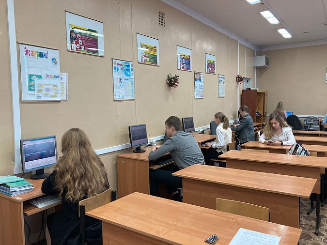 Будущие призывники Кинешмы написали военно-патриотический диктант фото 7