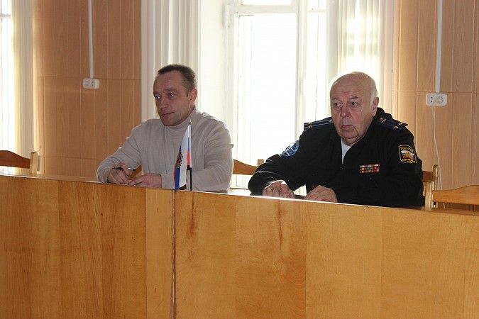 В День призывника молодёжь Кинешмы посетила военкомат фото 2