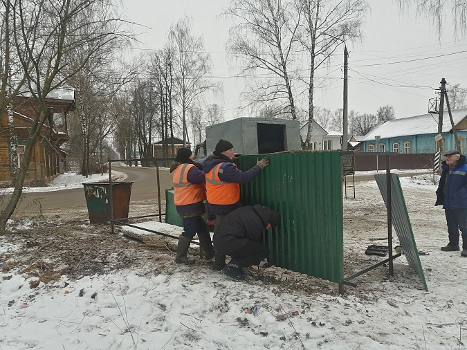 На улице Кривоногова УГХ благоустроило контейнерную площадку фото 3