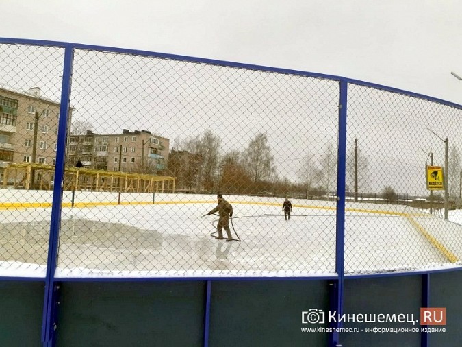 На стадионе «Электроконтакт» залили новую хоккейную коробку фото 4