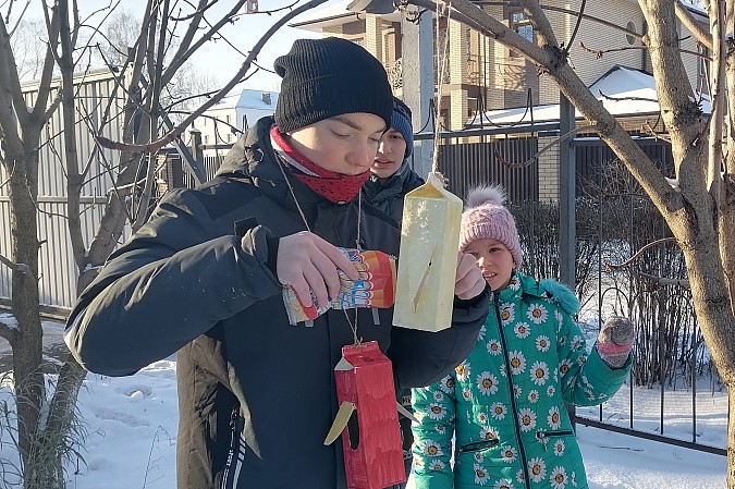 В Кинешемском детском доме прошёл мастер-класс по изготовлению кормушек для птиц фото 6