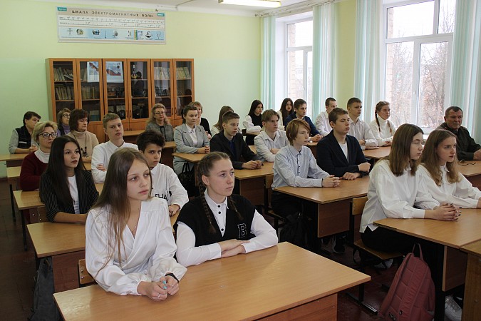 В школе №19 открыта «Парта Героя» в честь погибшего в ходе СВО Ярослава Коваленко фото 6