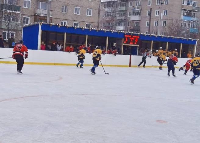 «Любители бани» одержали победу в волжском дерби с «Электроконтактом» фото 3