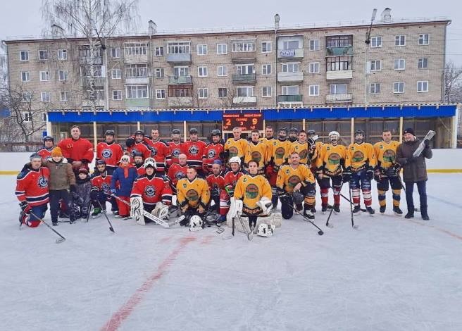 «Любители бани» одержали победу в волжском дерби с «Электроконтактом» фото 2