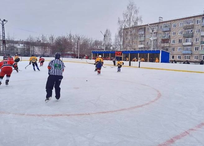 «Любители бани» одержали победу в волжском дерби с «Электроконтактом» фото 8