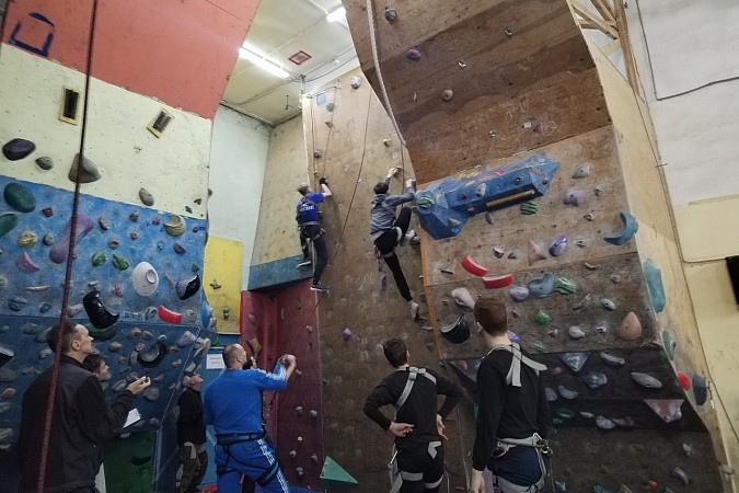 Учащиеся школы №18 стали призерами первенства области по скалолазанию фото 4