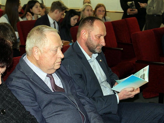 Председатель Кинешемской думы Михаил Батин отрастил бороду фото 2