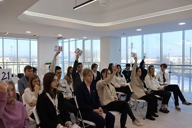 Пятеро  учеников школы №18 вышли в полуфинал олимпиады «Умники и умницы Ивановского края» фото 4