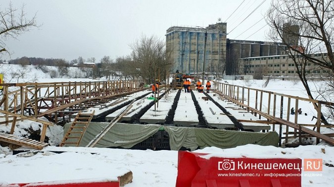 На мосту через Казоху продолжается монтаж пролетных конструкций фото 4