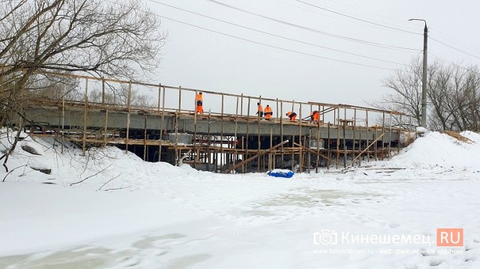 На мосту через Казоху продолжается монтаж пролетных конструкций фото 6