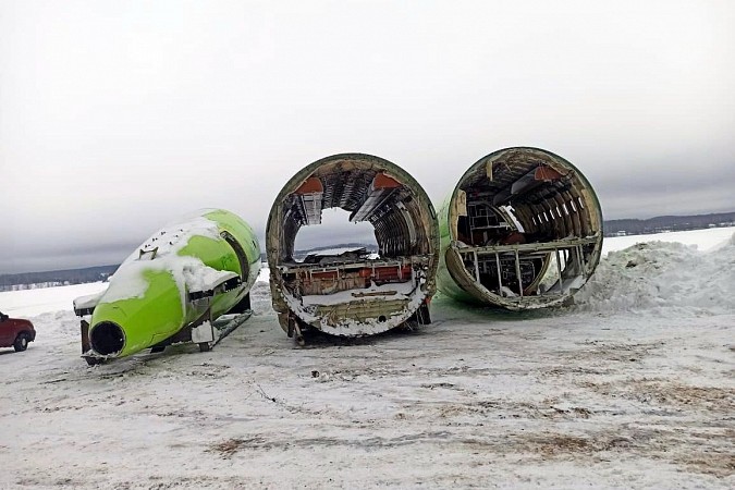 В туркомплексе на берегу Волги установили арт-объект из фюзеляжа списанного аэробуса А-319 фото 5