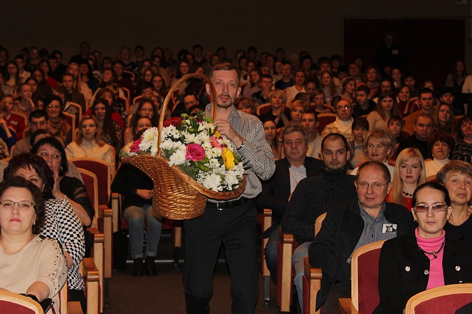 Ёлки главы Кинешмы собрали одаренных ребят и детей из семей участников СВО фото 10