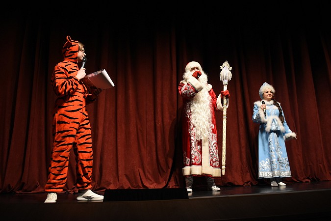 Ёлки главы Кинешмы собрали одаренных ребят и детей из семей участников СВО фото 15