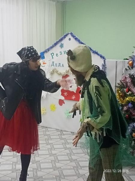 В Кинешемском социально-реабилитационном центре состоялось юмористическое новогоднее шоу фото 6