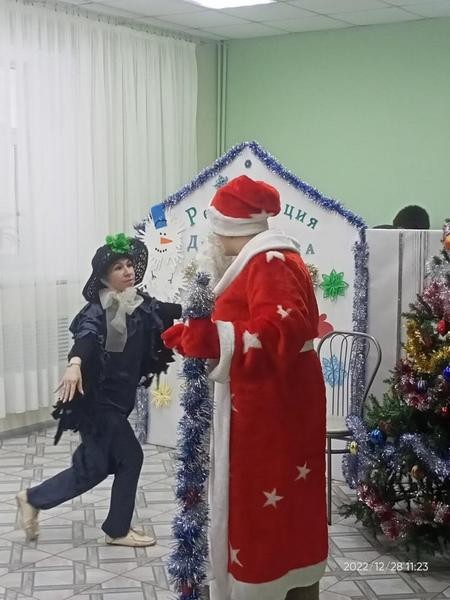 В Кинешемском социально-реабилитационном центре состоялось юмористическое новогоднее шоу фото 4