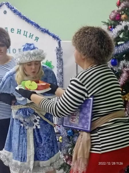 В Кинешемском социально-реабилитационном центре состоялось юмористическое новогоднее шоу фото 5