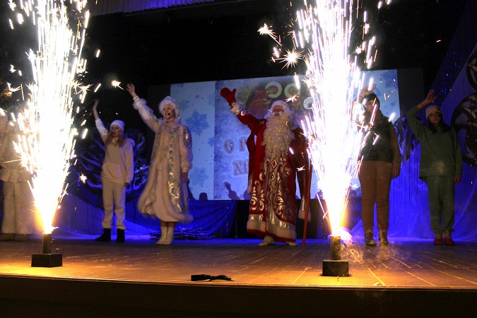 В Кинешме состоялась епархиальная Рождественская ёлка фото 7