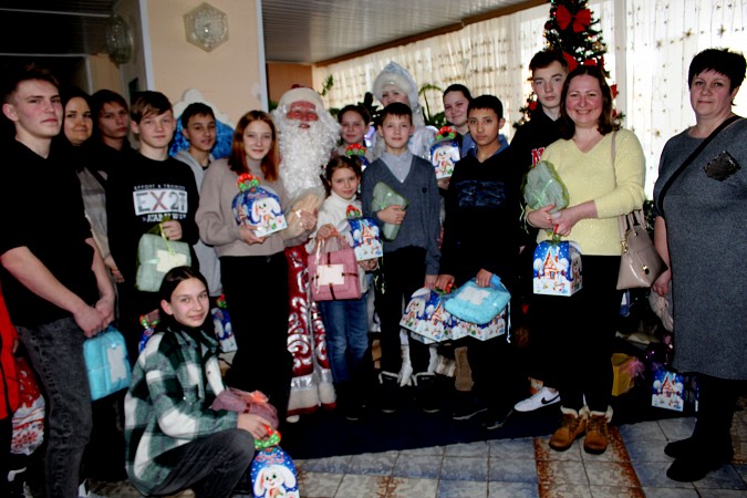 В Кинешме состоялась епархиальная Рождественская ёлка фото 9