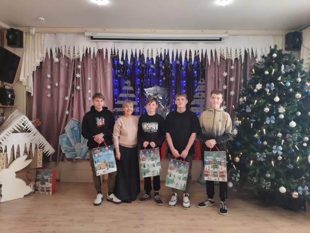 С воспитанниками Кинешемского детского дома провели мастер-класс «Вкусные пельмешки» фото 7