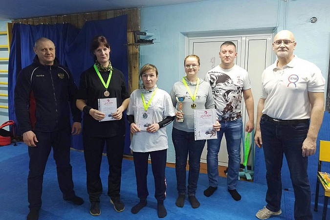 В Кинешме прошли турниры по метанию ножа и ножевому бою фото 9