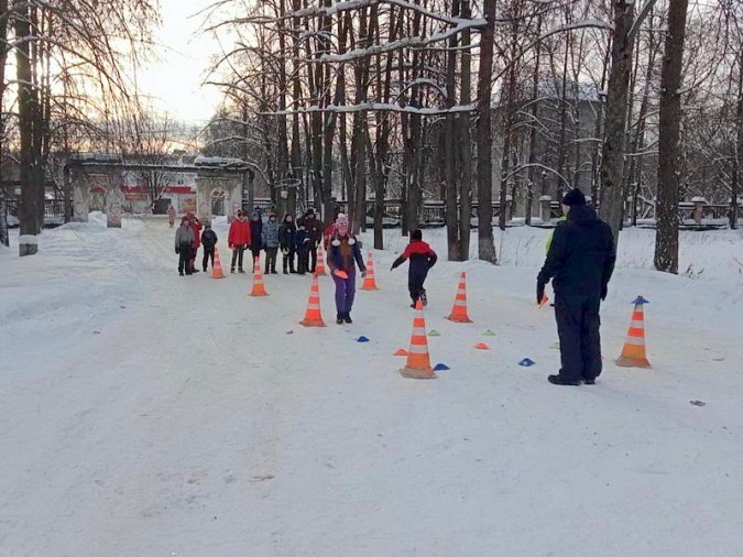 В новогодние каникулы в микрорайонах Кинешмы для детей организовали спортивные мероприятия фото 2