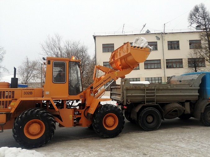 УГХ Кинешмы очищает от снега обочины дорог фото 4