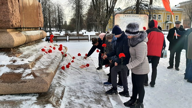 Коммунисты Кинешмы почтили память Владимира Ленина фото 3