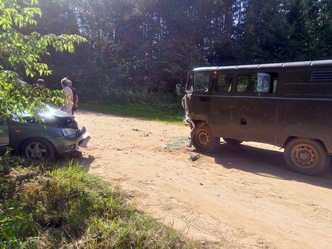 Пятеро взрослых и трое детей пострадали в ДТП в Ивановской области фото 2