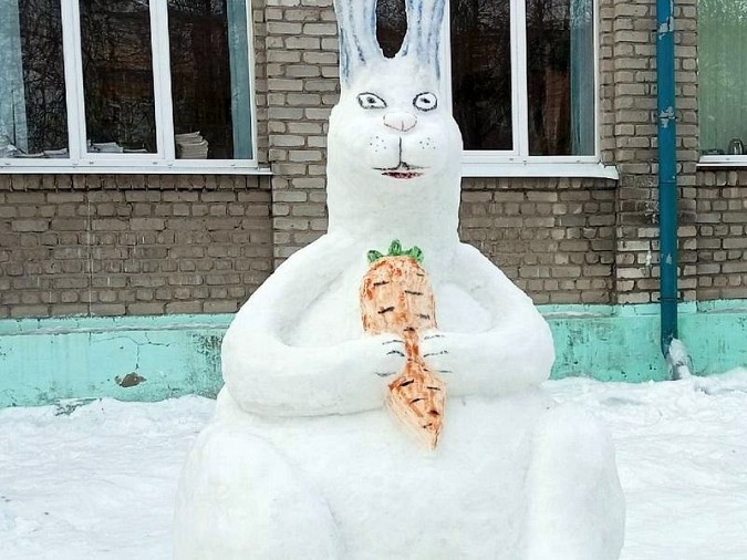 В школе №19 проходит традиционный конкурс снежных фигур, посвящённый году Зайца фото 6