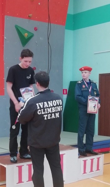 Сильнейшие скалолазы Ивановской области собрались на соревнованиях в Кинешме фото 9