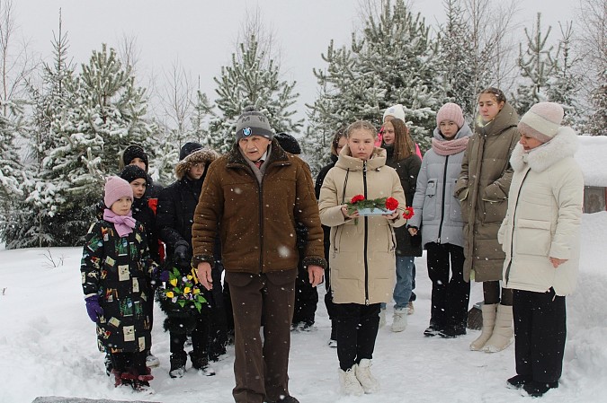 Школьники Кинешемского района посетили ветерана, высадившего 900 деревьев в память о Блокаде фото 6