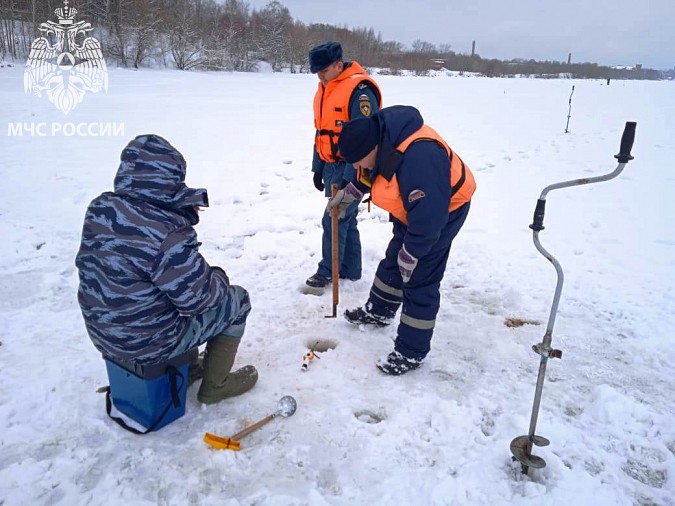 Спасатели предупреждают о стремительном таянии льда на Волге фото 2