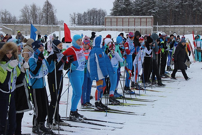 В Кинешме более 500 человек вышли на старт «Лыжни России» фото 14