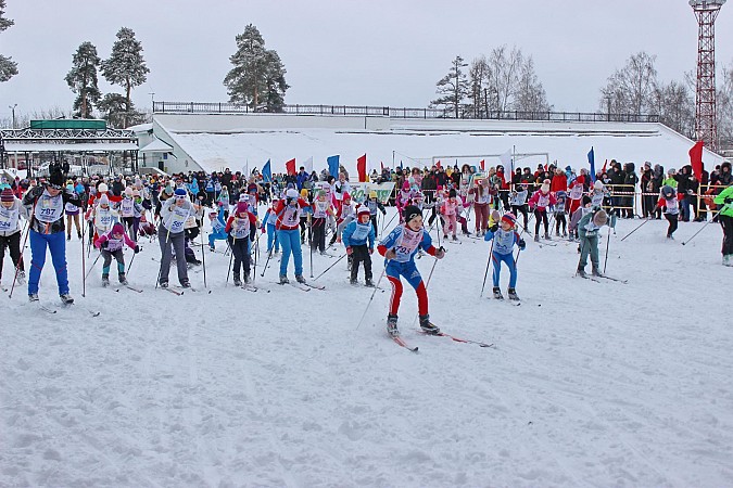 В Кинешме более 500 человек вышли на старт «Лыжни России» фото 11