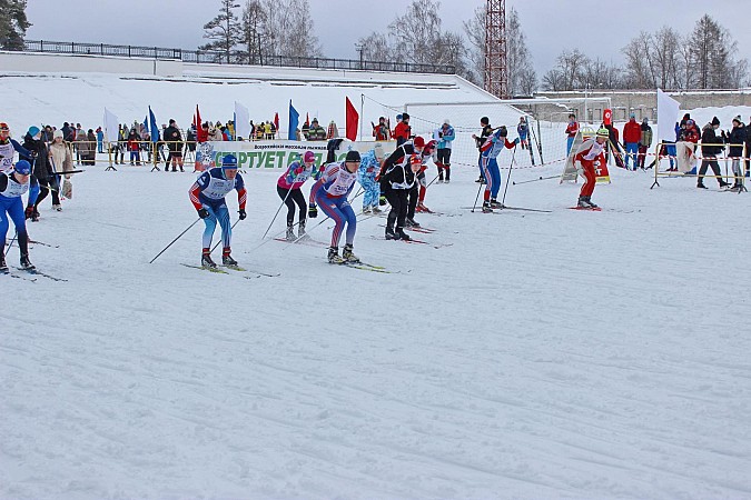 В Кинешме более 500 человек вышли на старт «Лыжни России» фото 38
