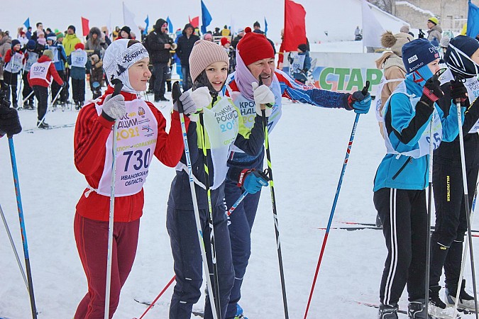 В Кинешме более 500 человек вышли на старт «Лыжни России» фото 15