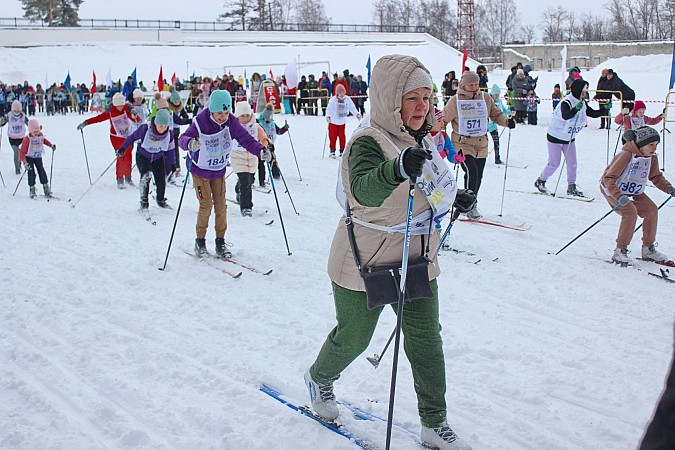 В Кинешме более 500 человек вышли на старт «Лыжни России» фото 13