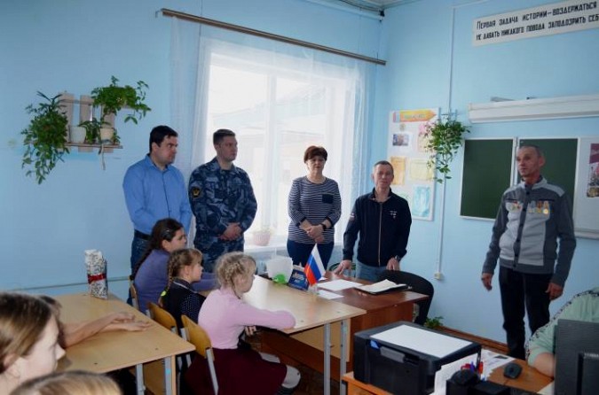 Сотрудники УФСИН провели «Зарницу» для детей Шилекшинской общеобразовательной школы фото 2