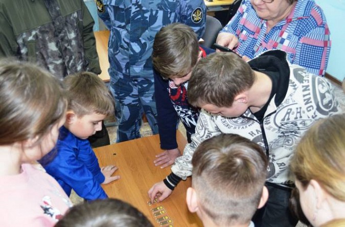 Сотрудники УФСИН провели «Зарницу» для детей Шилекшинской общеобразовательной школы фото 3