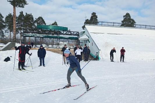 На «Волжанине» прошли соревнования по лыжным гонкам среди сотрудников УФСИН фото 2
