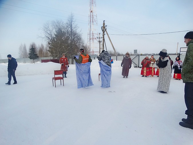 Клуб «Октябрь» привез в Кинешемский дом-интернат праздник Масленицы фото 2