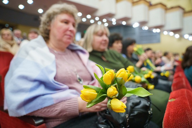 В Ивановском музтеатре состоялся концерт, посвященный 8 Марта, для семей участников СВО фото 6