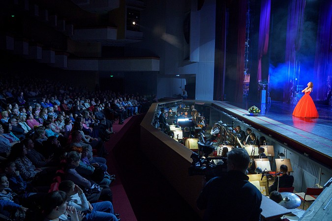 В Ивановском музтеатре состоялся концерт, посвященный 8 Марта, для семей участников СВО фото 11