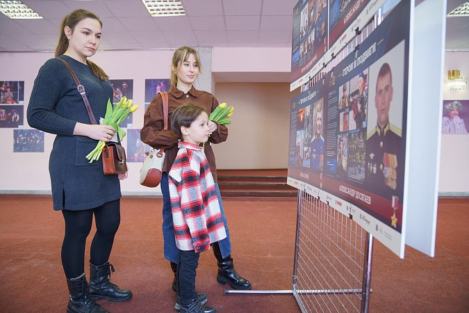 В Ивановском музтеатре состоялся концерт, посвященный 8 Марта, для семей участников СВО фото 4